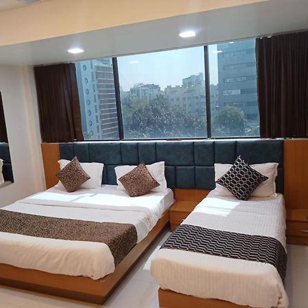 Hotel Exotic アーメダバード エクステリア 写真