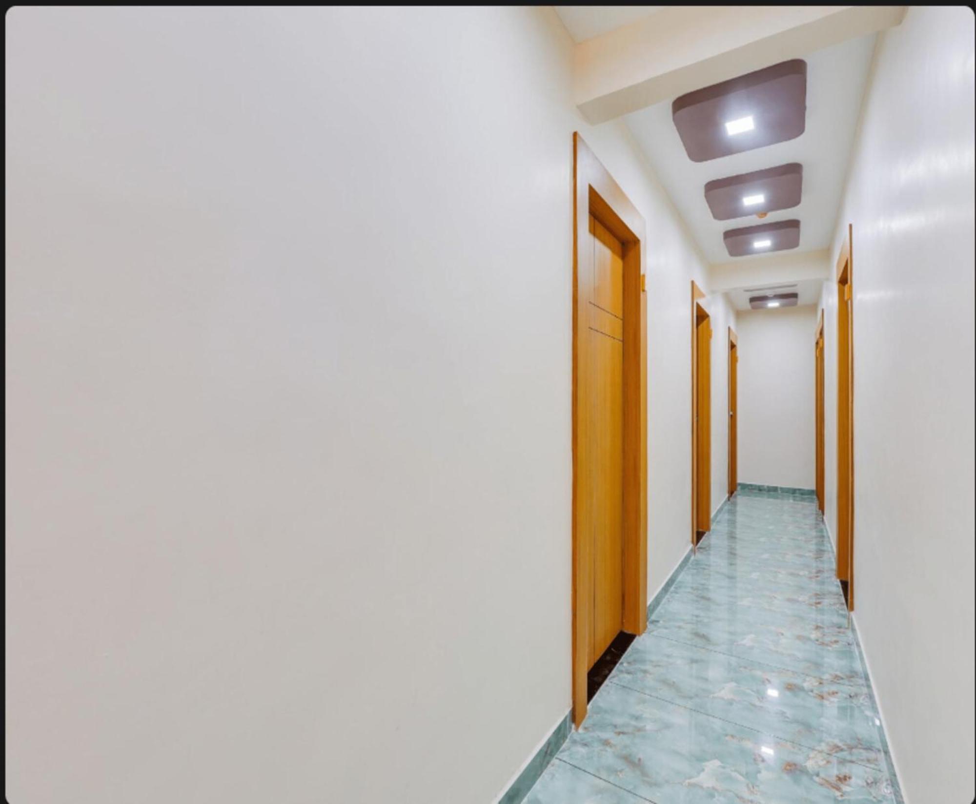 Hotel Exotic アーメダバード エクステリア 写真