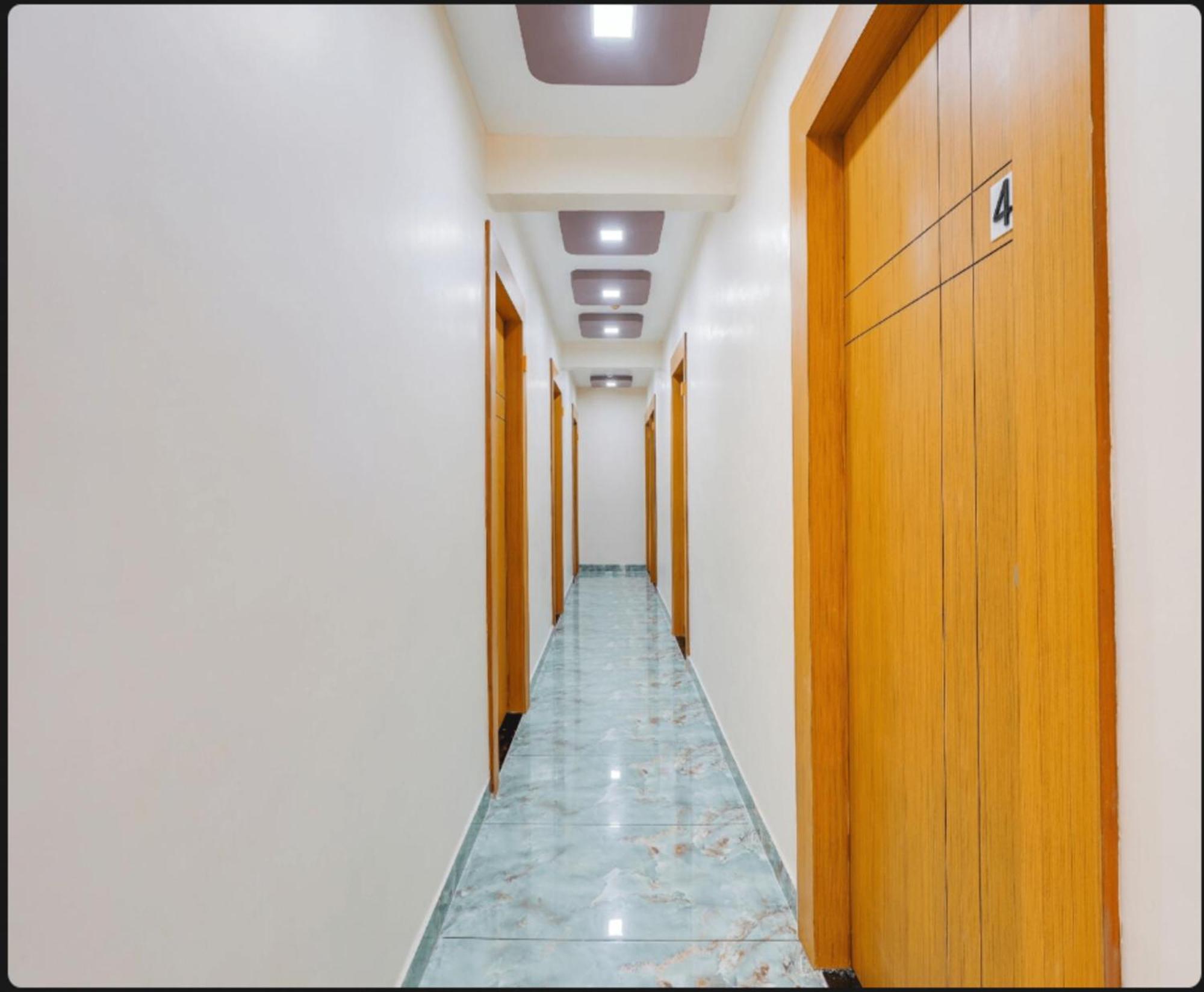 Hotel Exotic アーメダバード エクステリア 写真