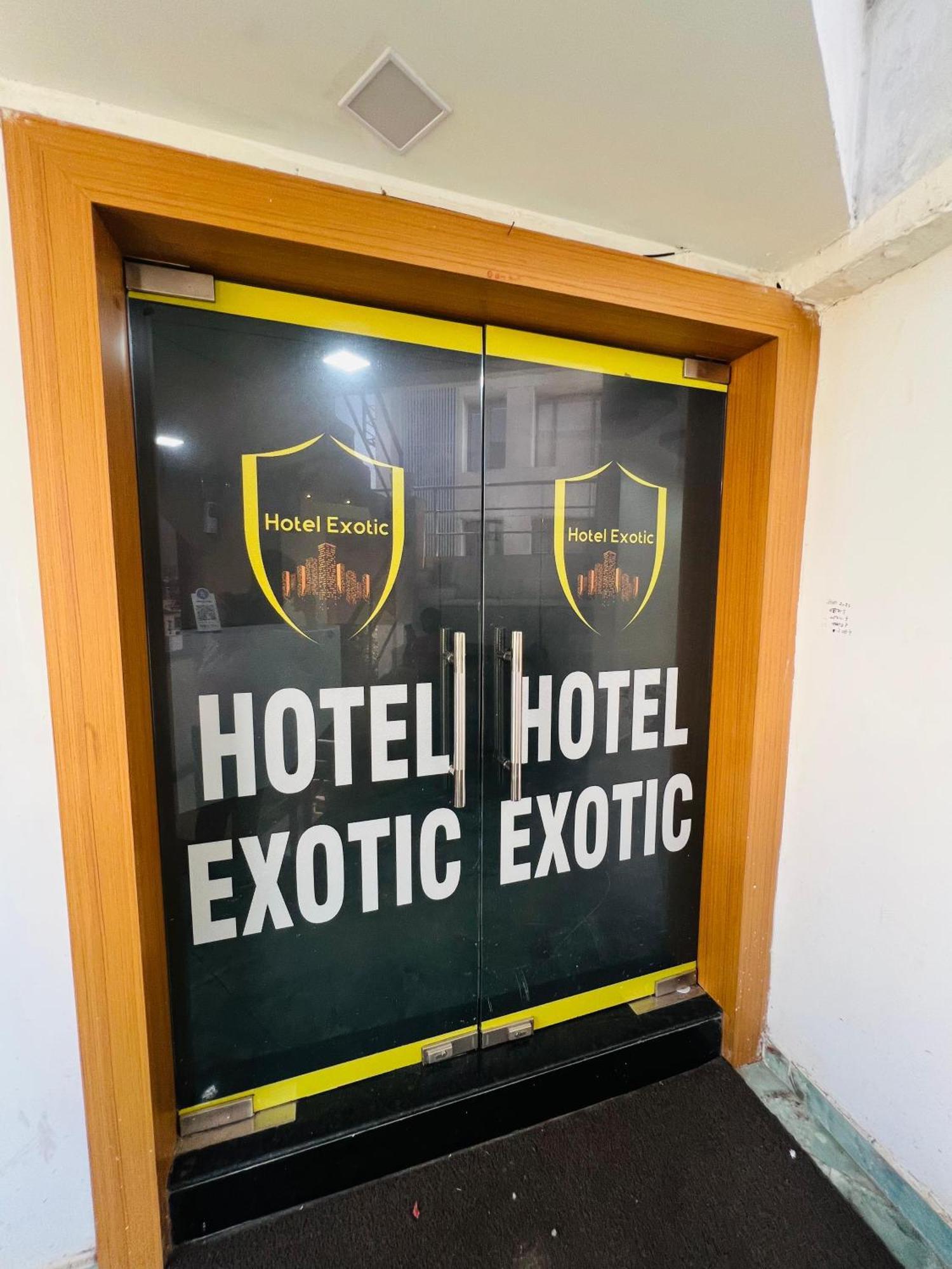 Hotel Exotic アーメダバード エクステリア 写真